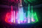 Gran Circ de Nadal de Girona sobre Aigua Fonts sincronitzades multicolors a la cloenda de l'espectacle