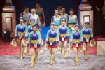 Gran Circo de Navidad de Girona “FantÀsia” Hunan Acrobatic Troupe. Malabars amb barrets. Xina